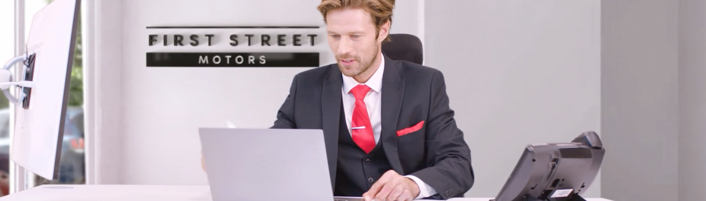 Autotrader's sourcing products put you in control Customer handing over car keys to a sales manager